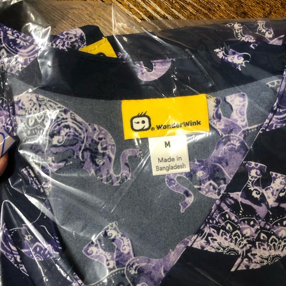 NWT Wink Purple Elephant Pattern Short Sleeve Scrub Top multiple sizes - Picture 13 of 16